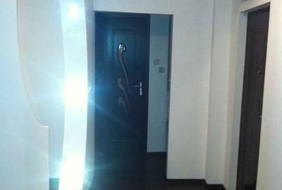 Apartament cu 2 camere decomandat în 9 Mai - 2