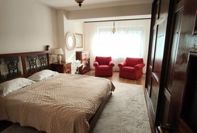 Apartament cu 3 camere decomandat, mobilat în Central - 12