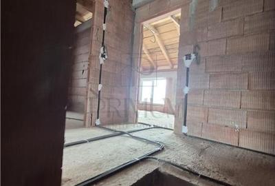 Duplex deosebit - personalizare interioara - zona in plina dezvoltare. - 4