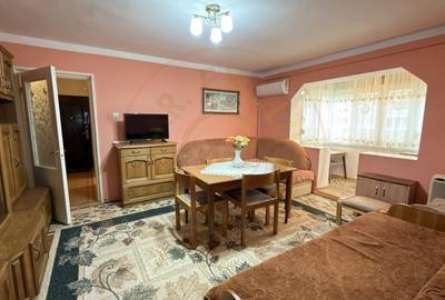 Apartament cu 2 camere semidecomandat în Carei