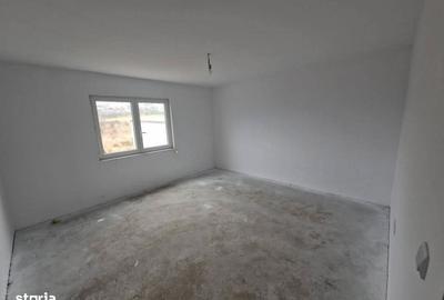 Casă cu 9 camere cu Canalizare în Central