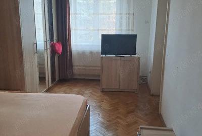 Apartament cu 3 camere decomandat în Traian - 1