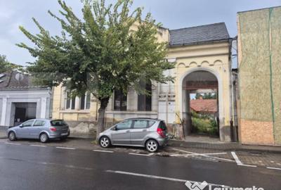 Casă cu 7 camere cu Teren 1021 Mp în Central - 13