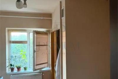 Apartament cu 3 camere decomandat în Aradului - 2