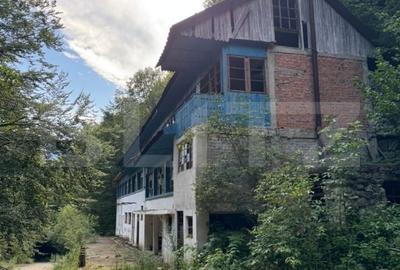 Cladire cu potential turistic, zona Gureni Cladire cu potential turistic, zona Gureni - 2