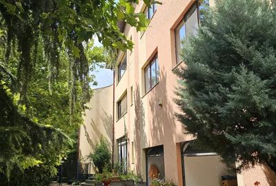 Casă cu 6 camere cu Teren 1250 Mp în Central - 4