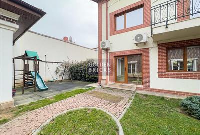 Casă individuală cu 10 camere cu Canalizare în Tei - 1