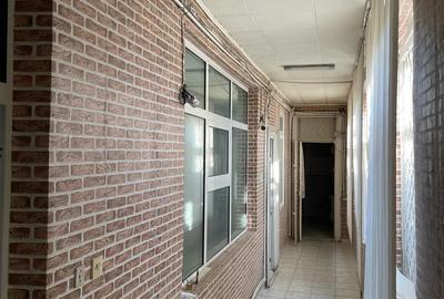 Casă cu Teren 375 Mp în Central