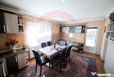 Casă cu 5 camere cu Garaj în Mădăras - 13