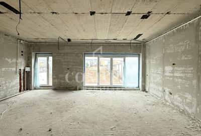 Apartament cu 4 camere decomandat în Europa - 1