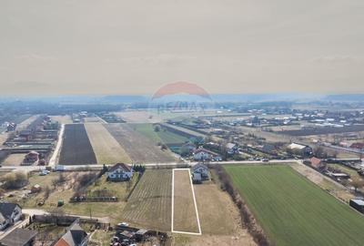 Teren Construcții intravilan de 1000 mp, în Podu Oltului - 3