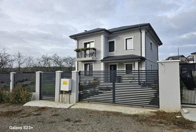 CASA PREMIUM 4 CAMERE , MIROSLAVA - 4