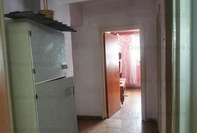 4 cam zona Esplanada Dunarii, 105 mp terasa boxa, etaj 1 - 3