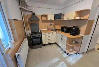 Apartament cu 3 camere decomandat, mobilat în Eremia - 9