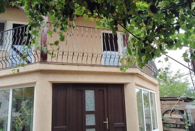 Casă cu 7 camere cu Teren 700 Mp în Central - 1