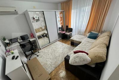 Apartament 2 camere, decomandat, cartier 9 Mai - 3