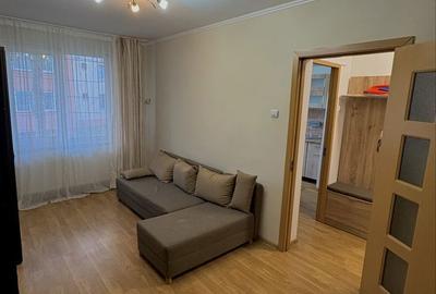 Garsonieră decomandată în Astra - 2