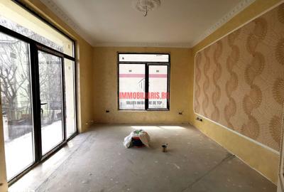 Casă cu 8 camere cu Teren 250 Mp în Titan - 1