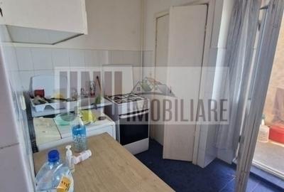 Apartament 1 camera , 2 minute de UMF - 6