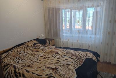 Apartament cu 3 camere decomandat în 1 Mai - 2