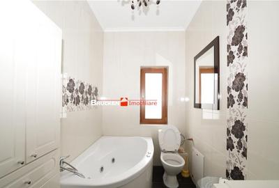 Casă cu 4 camere cu Teren 241 Mp în Sânmartin