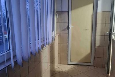 Apartament cu 3 camere decomandat în Nicolina - 3