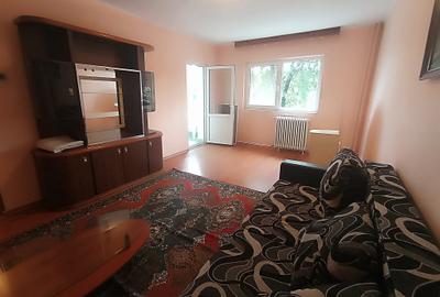 Apartament cu 2 camere decomandat în Nicolina