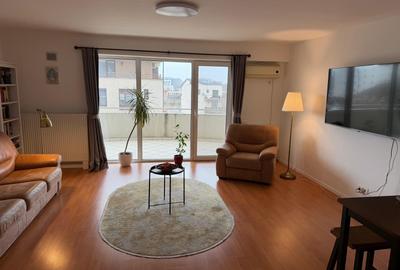 Apartament cu 3 camere decomandat în 1 Mai - 31