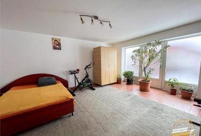 Spațiu comercial, de 294 mp, în Moieciu - 3