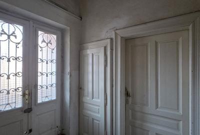 Apartament cu 4 camere în Central