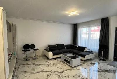 Casă cu Teren 300 Mp în Central - 1