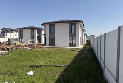 Casă cu 4 camere cu Teren 500 Mp în Central