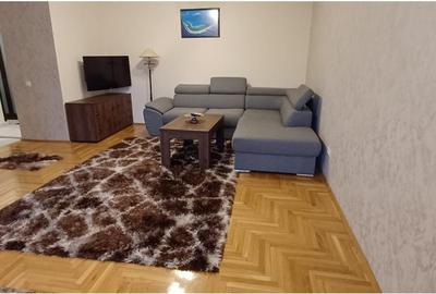Apartament cu 3 camere decomandat, mobilat în 13 Decembrie - 1