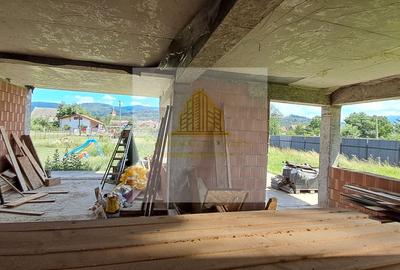 Casa moderna la rosu in Cristian - 12