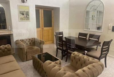 Apartament cu 4 camere decomandat, mobilat în Central - 3