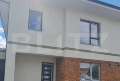 Casă cu 5 camere cu Teren 200 Mp în Florești