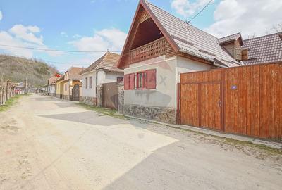 Casă cu 5 camere cu Teren 1310 Mp în Ariușd