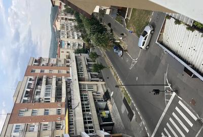 Apartament cu 3 camere decomandat în Central - 1