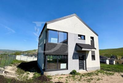 Casă cu 5 camere cu Teren 452 Mp în Apahida - 1