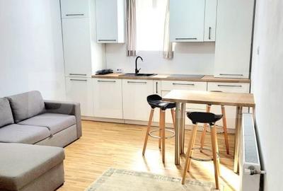 Apartament cu 3 camere decomandat în Central - 1
