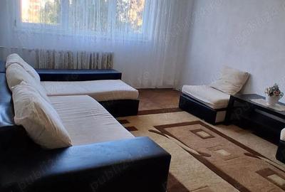 Apartament cu 3 camere semidecomandat în Ghencea