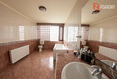 Vila Duplex cu lac si piscina Giarmata Vii  cu 5880 mp de teren - ID V5269 - 10