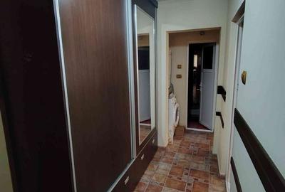 Apartament cu 3 camere decomandat în Micro 11 - 16
