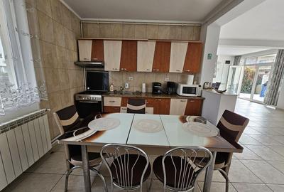 Casă cu 7 camere cu Canalizare în Est - 8