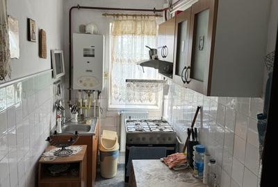 Apartament cu 3 camere decomandat în Caracal