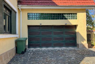 Casă cu 5 camere cu Teren 652 Mp în Sisești - 2