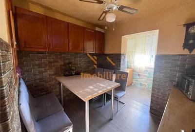 Apartament cu 3 camere decomandat în Nufărul - 7