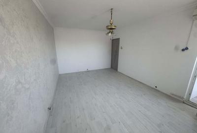 Apartament cu 3 camere decomandat în Micro 14 - 4