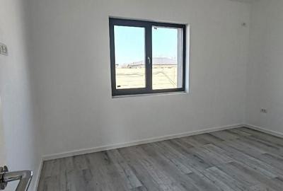 Casă cu 4 camere în Olteni - 4