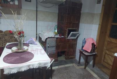 CASĂ 5 CAMERE\ OȚELU-ROȘU\ZONA CIREȘA \ COMISION 0% - 6